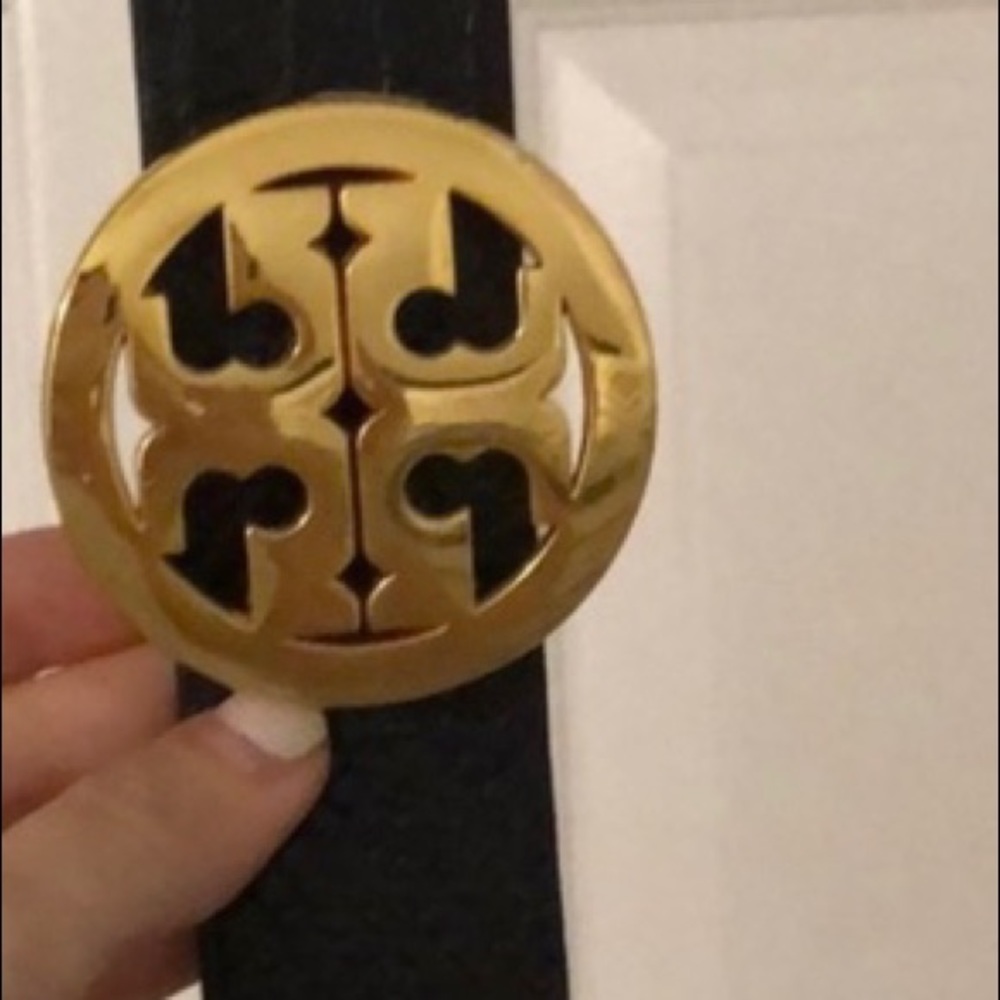 Tory Burch reversible and adjustable belt.